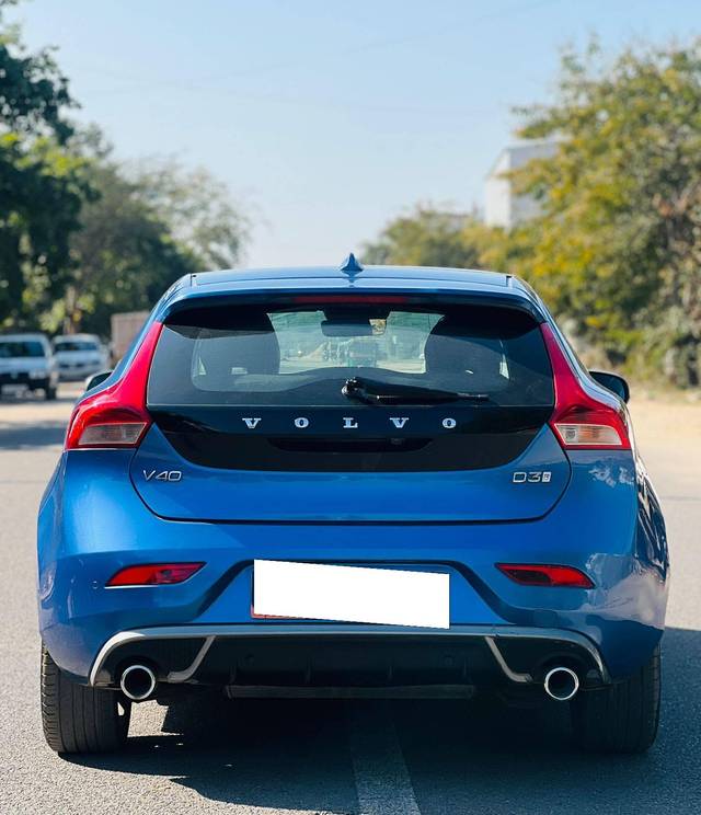 https://images10.gaadi.com/usedcar_image/4335690/original/processed_205085e5d48327e324f26e99b858024b.jpg?imwidth=6402