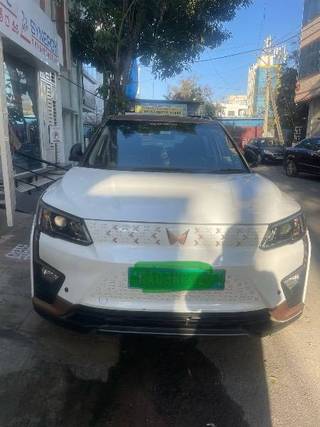 Mahindra XUV400 EV Mahindra XUV400 EV EL Fast Charger DT