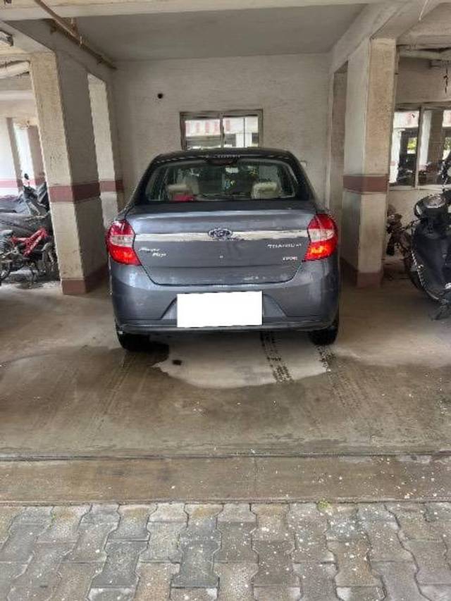 https://images10.gaadi.com/usedcar_image/4335789/original/processed_fa16edc2-49a6-4ed2-9caa-cab49c801367.jpeg?imwidth=6400