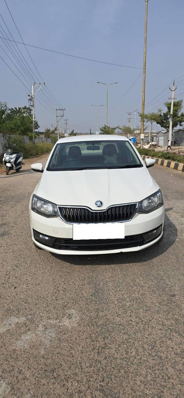 https://images10.gaadi.com/usedcar_image/4335791/original/processed_34f8e79b10de7ccdfe071cc2893e558a.jpg?imwidth=6400