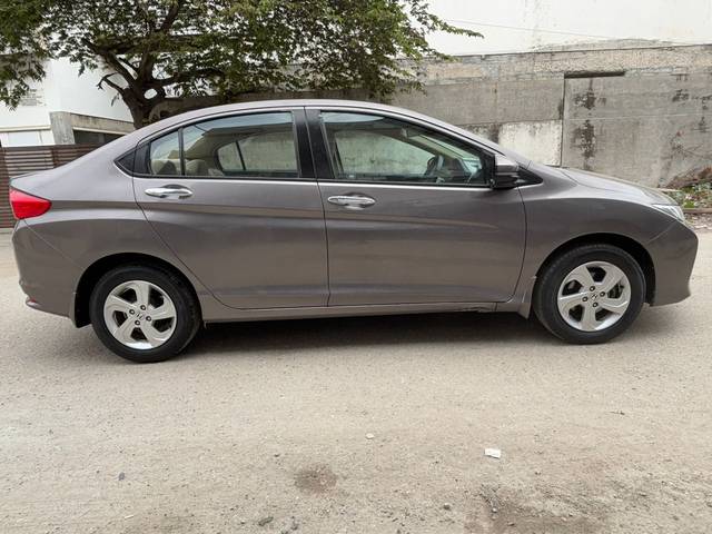 https://images10.gaadi.com/usedcar_image/4335793/original/988f18642a28a8699d6c9efe6cc0c0c9.jpeg?imwidth=6401