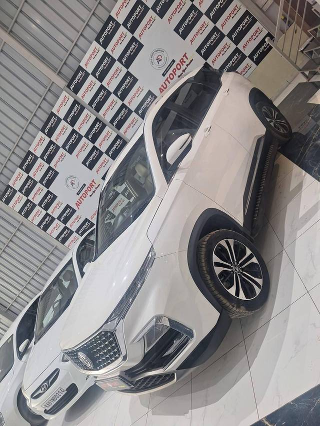 https://images10.gaadi.com/usedcar_image/4335812/original/processed_cf0c38f22bb526344f0ff7fe2e3e15ac.jpg?imwidth=6400