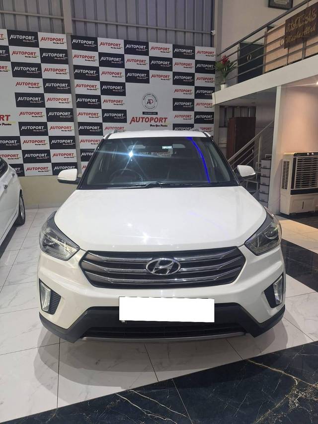 https://images10.gaadi.com/usedcar_image/4335815/original/processed_3ee6a5515fe241ac8600960f244b918b.jpg?imwidth=6402