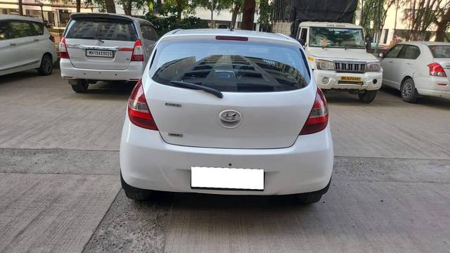 https://images10.gaadi.com/usedcar_image/4335846/original/processed_ce9b59baaa89af634a4f1d8a9c70bcd2.jpg?imwidth=6401