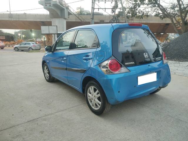 https://images10.gaadi.com/usedcar_image/4335899/original/processed_64f9eded46e66ee24c518d606d674f95.jpg?imwidth=6402