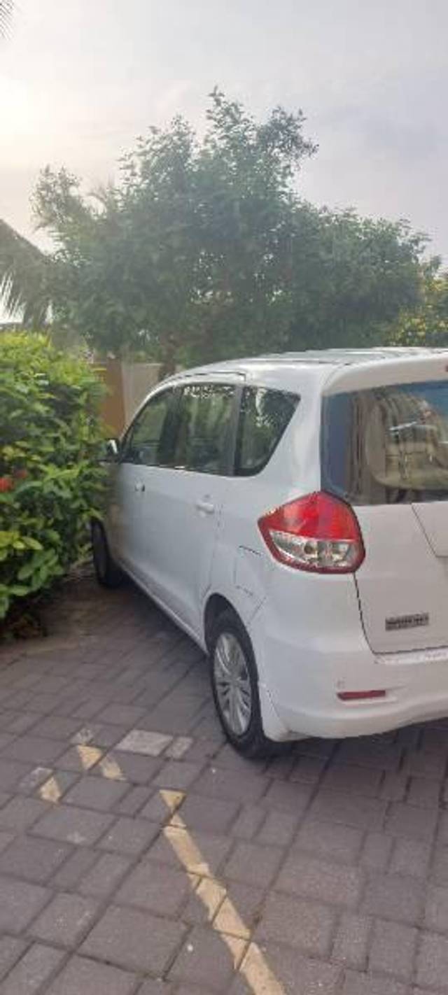 https://images10.gaadi.com/usedcar_image/4335922/original/processed_cdb81b33-638f-4912-bd3d-5d8e761298a3.jpg?imwidth=6401