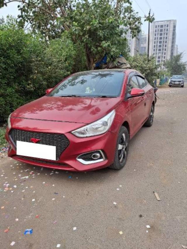 https://images10.gaadi.com/usedcar_image/4335934/original/processed_1c98e4c5-d2f4-49ba-95d9-6ac37e07dcd5.jpg?imwidth=6401