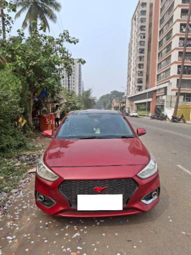 https://images10.gaadi.com/usedcar_image/4335934/original/processed_625676ef-6372-43ba-9514-d5fe8c77dae8.jpg?imwidth=6402