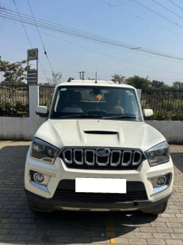 https://images10.gaadi.com/usedcar_image/4335971/original/processed_96547d83-6743-4d0c-89cb-ac27ad4f38ee.jpg?imwidth=6400