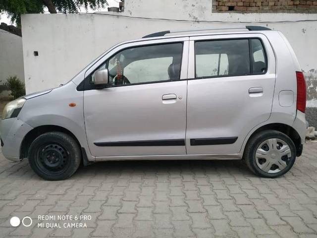 https://images10.gaadi.com/usedcar_image/4335983/original/processed_324cccea-47fb-486b-8b47-275089e69f5c.jpeg?imwidth=6402