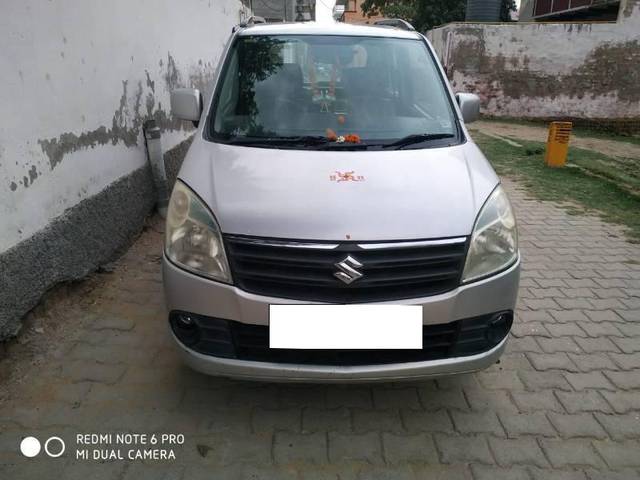 https://images10.gaadi.com/usedcar_image/4335983/original/processed_83d0bce0-b254-4a45-a958-bf2374d3e33a.jpeg?imwidth=6400