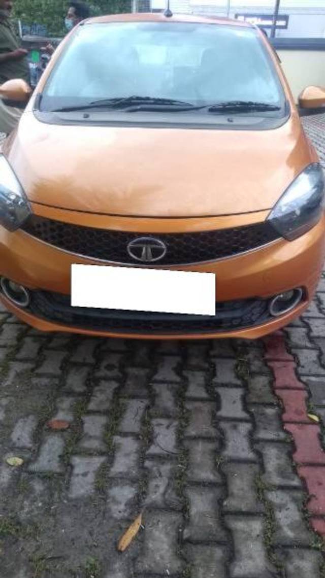 https://images10.gaadi.com/usedcar_image/4336021/original/processed_a6b89003-d6ca-4a23-9dca-f334da82c717.jpg?imwidth=6400