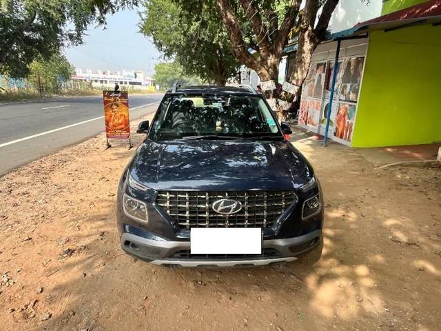 https://images10.gaadi.com/usedcar_image/4336065/original/processed_89d48f6e-0da5-464f-8508-f5f16f0c38b0.jpg?imwidth=6400