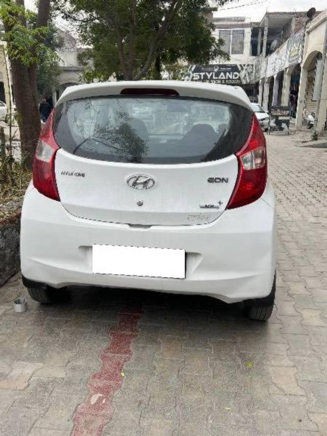 https://images10.gaadi.com/usedcar_image/4336074/original/processed_0226ef9c-c451-4421-bda6-f449178e5ddb.jpeg?imwidth=6402