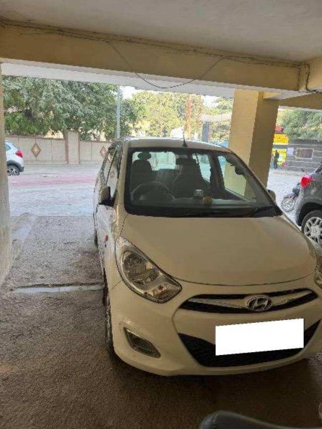 https://images10.gaadi.com/usedcar_image/4336152/original/processed_365277f6-52ea-4c65-99e1-7cf3b215fd97.jpeg?imwidth=6402