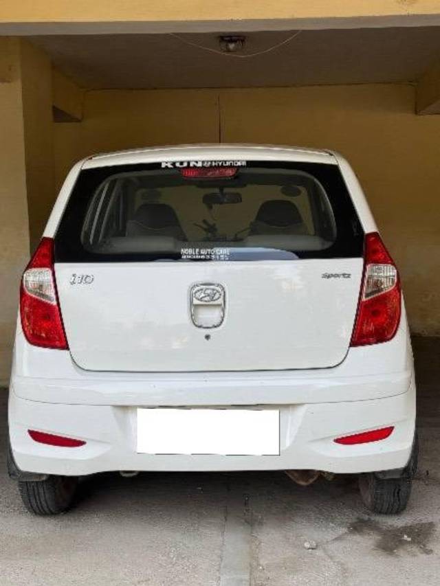 https://images10.gaadi.com/usedcar_image/4336152/original/processed_aa718d96-dee6-4784-a87f-aa4ec86f14b3.jpeg?imwidth=6401