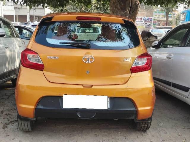 https://images10.gaadi.com/usedcar_image/4336288/original/processed_1fe35ca7-28d1-4660-96b5-f0ca5e0d82d8.jpg?imwidth=6401