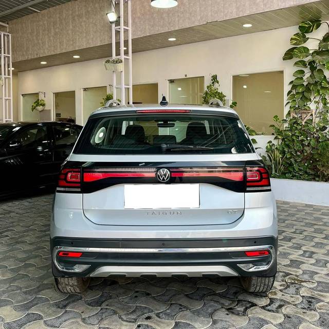 https://images10.gaadi.com/usedcar_image/4336306/original/processed_5a2787caa37bdda152402d4133250f43.jpg?imwidth=6402