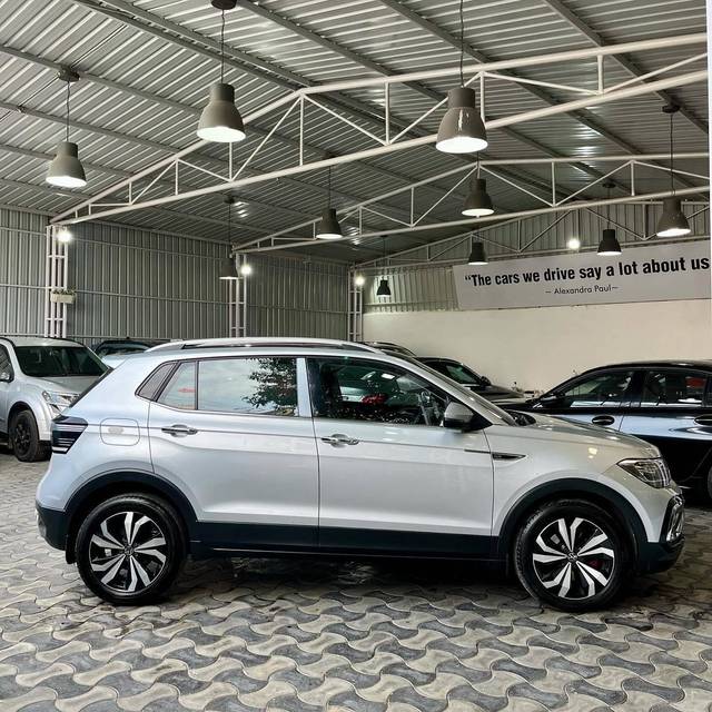 https://images10.gaadi.com/usedcar_image/4336306/original/processed_8791ebefc84a9452885fb6b94291a971.jpg?imwidth=6401