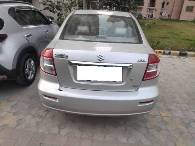 https://images10.gaadi.com/usedcar_image/4336336/original/processed_c608c726-8105-46b5-97d5-939940da6039.jpg?imwidth=6402