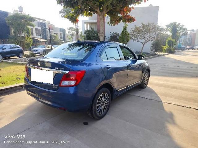 https://images10.gaadi.com/usedcar_image/4336461/original/processed_49882a05-7968-45be-88e0-3f0c3d4ef689.jpeg?imwidth=6401