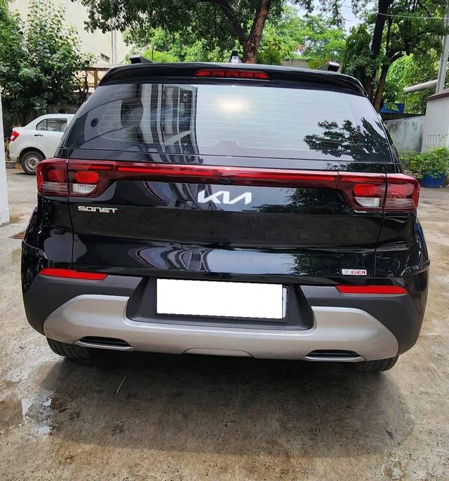 https://images10.gaadi.com/usedcar_image/4336489/original/processed_55dc045afccbaf96622a5faa284470aa.jpg?imwidth=6402