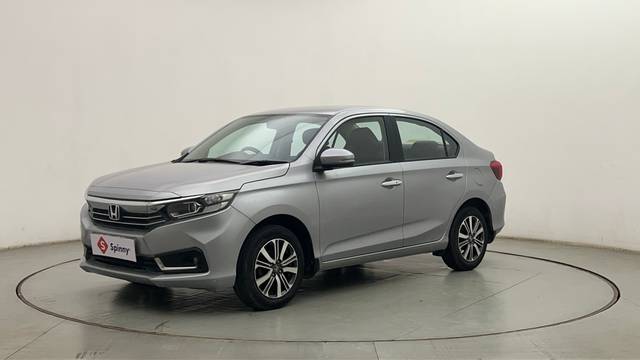 https://images10.gaadi.com/usedcar_image/4336499/original/2b6f8cd314b2ef83ee324172df84b21c.JPG?imwidth=6400