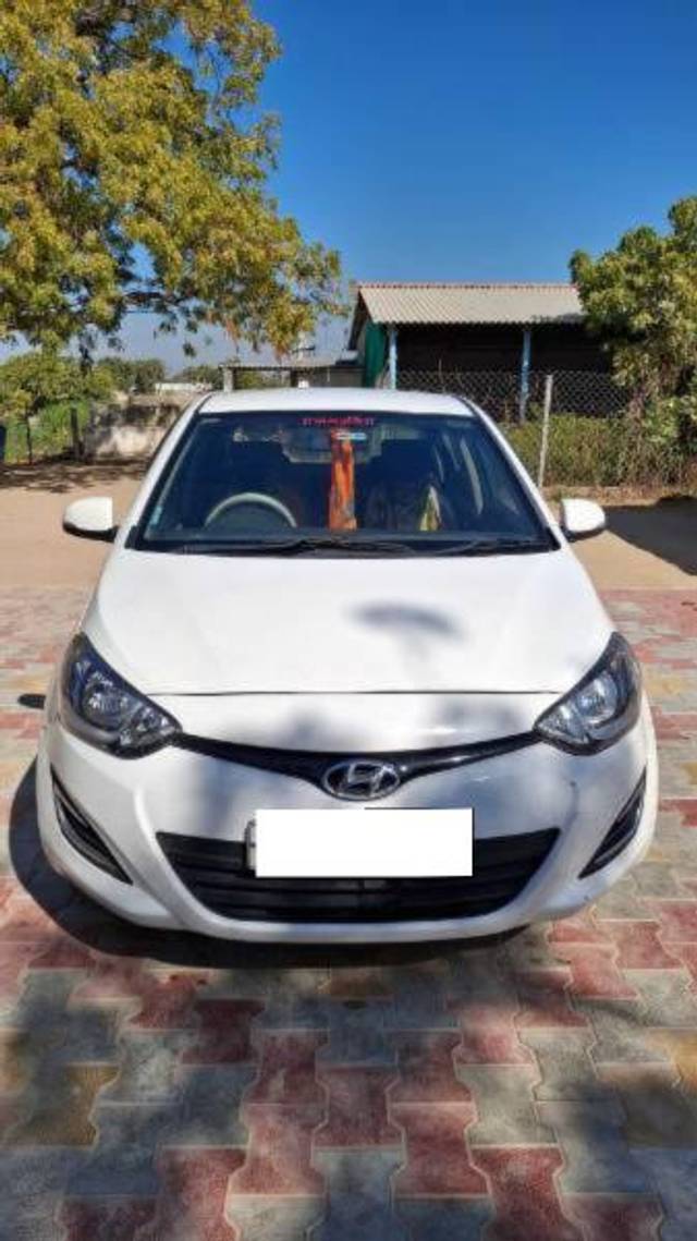 https://images10.gaadi.com/usedcar_image/4336613/original/processed_5f12d0e6-4185-4284-a86b-9b34572546a5.jpg?imwidth=6400