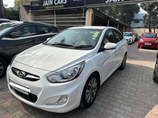 https://images10.gaadi.com/usedcar_image/4336620/original/processed_b4972122c86c5cb8cd08b53c80e21c80.jpg?imwidth=6402