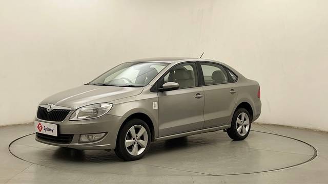 https://images10.gaadi.com/usedcar_image/4337030/original/d29b948c5551637c8c3eb9eca7b1aa93.JPG?imwidth=6400
