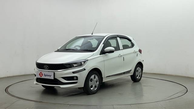 https://images10.gaadi.com/usedcar_image/4337195/original/bbf79a95f1ed62595365fb15c4b916d5.JPG?imwidth=6400