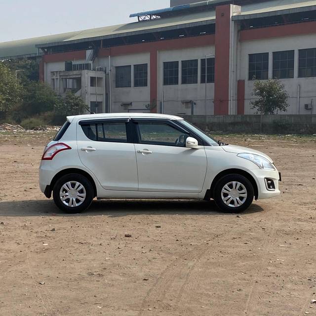 https://images10.gaadi.com/usedcar_image/4337305/original/4572ba07b2e5327f3cd71a5d9781fd7a.jpg?imwidth=6401