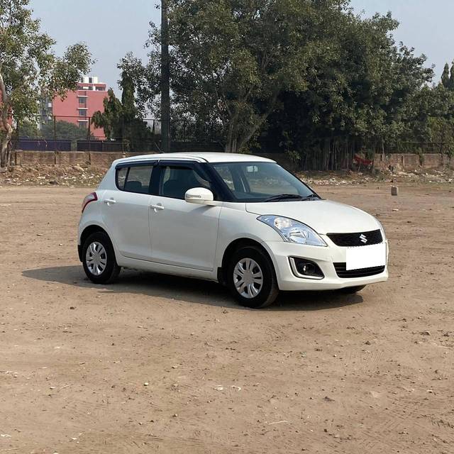 https://images10.gaadi.com/usedcar_image/4337305/original/processed_fe33c9f33e1752fbf444581484f010f6.jpg?imwidth=6400