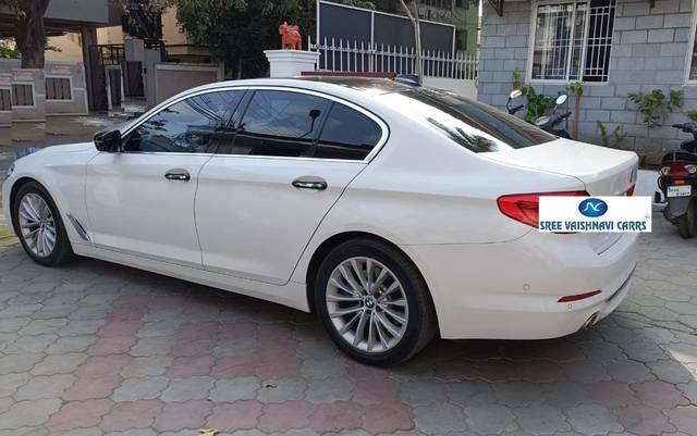 https://images10.gaadi.com/usedcar_image/4337355/original/processed_c729f4db26aab7b49883a32225e79ec2.jpeg?imwidth=6402