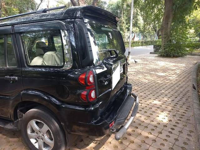 https://images10.gaadi.com/usedcar_image/4337417/original/processed_4e154983c84c7915c4990713894005ad.jpg?imwidth=6401