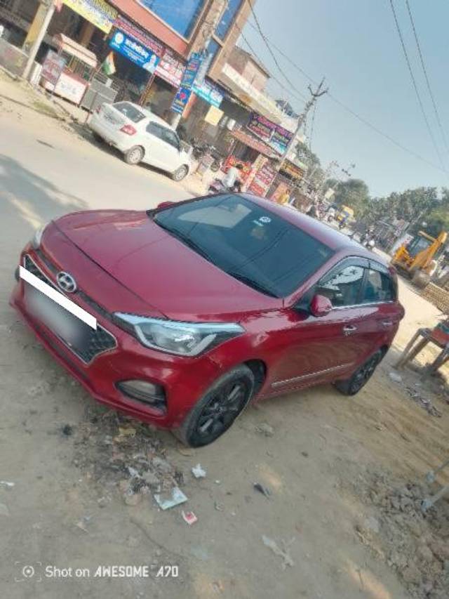 https://images10.gaadi.com/usedcar_image/4337492/original/processed_af24acaf-320f-4f00-ba6b-3bc0137a6649.jpg?imwidth=6400