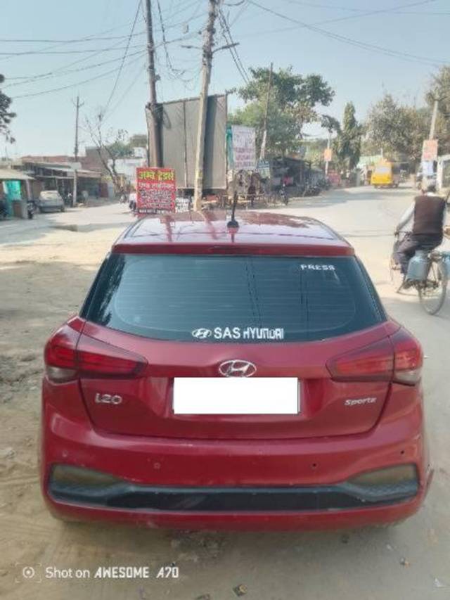 https://images10.gaadi.com/usedcar_image/4337492/original/processed_be28ab70-763b-47f6-aefa-ee1bb2c65f70.jpg?imwidth=6401