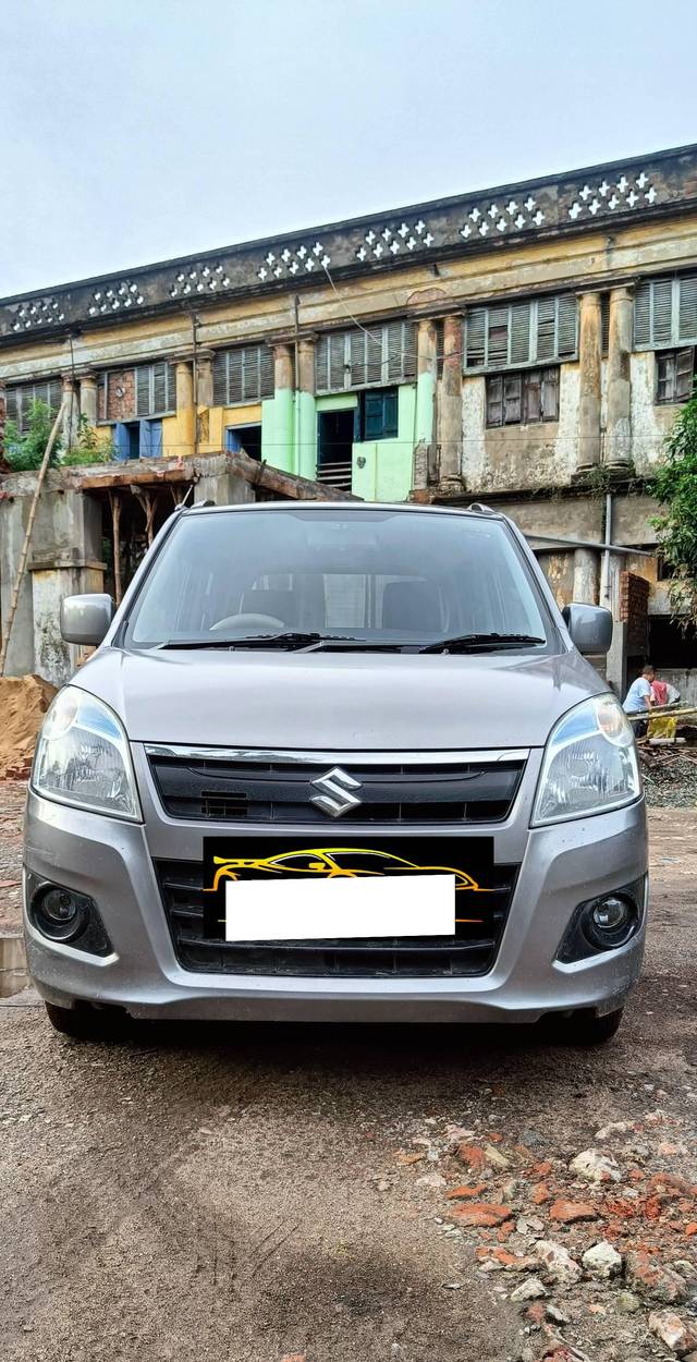 https://images10.gaadi.com/usedcar_image/4337526/original/processed_742085525bbe2e610a5fafc835249e5a.jpg?imwidth=6401