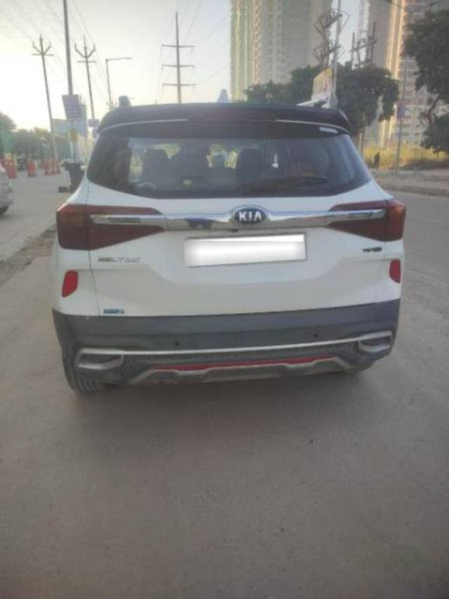 https://images10.gaadi.com/usedcar_image/4337554/original/ace934d0144000ad76665a24d7f16a9a.jpg?imwidth=6401