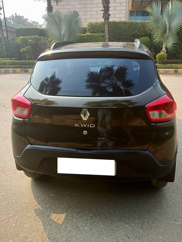 https://images10.gaadi.com/usedcar_image/4337557/original/processed_105903de617462545cc149b378315492.jpg?imwidth=6402