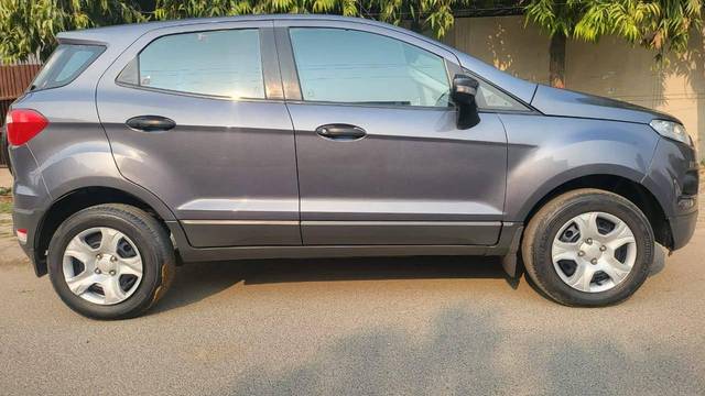 https://images10.gaadi.com/usedcar_image/4337562/original/processed_cbf4fcf4ab603ea65bc744fdff5d4e85.jpg?imwidth=6401