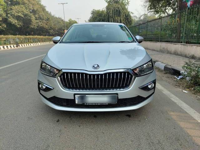 https://images10.gaadi.com/usedcar_image/4337741/original/processed_64c2e9576857143bfc238221f0f51f68.jpg?imwidth=6400