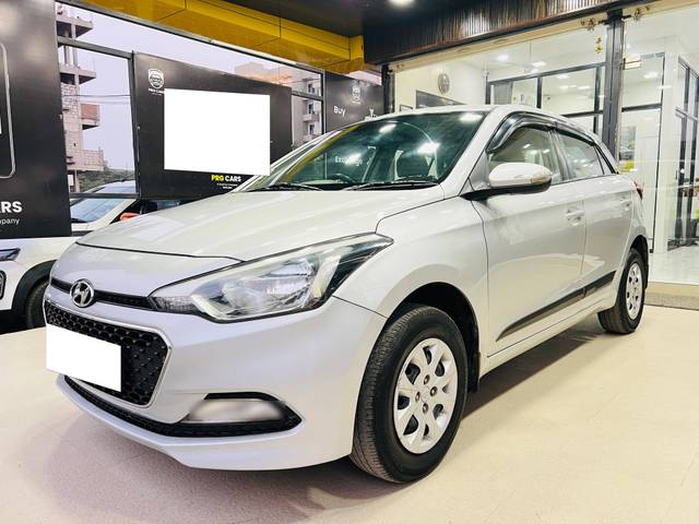 https://images10.gaadi.com/usedcar_image/4337745/original/processed_a332eff99d4bccba0c866b5c987432f2.jpg?imwidth=6400