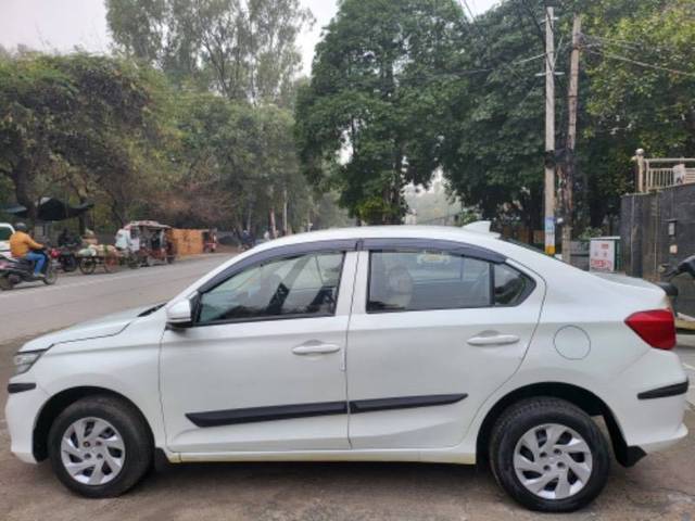 https://images10.gaadi.com/usedcar_image/4337760/original/2e13ecea009b3420bf25ac586a049a9f.jpeg?imwidth=6400