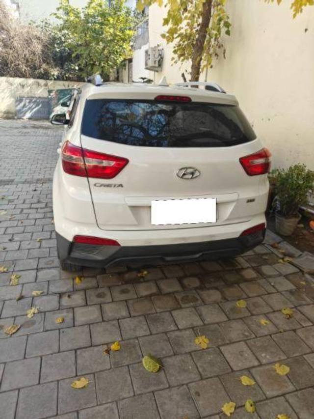 https://images10.gaadi.com/usedcar_image/4337762/original/b3c0f787b2691a0c4ca27f45a803c631.jpg?imwidth=6401