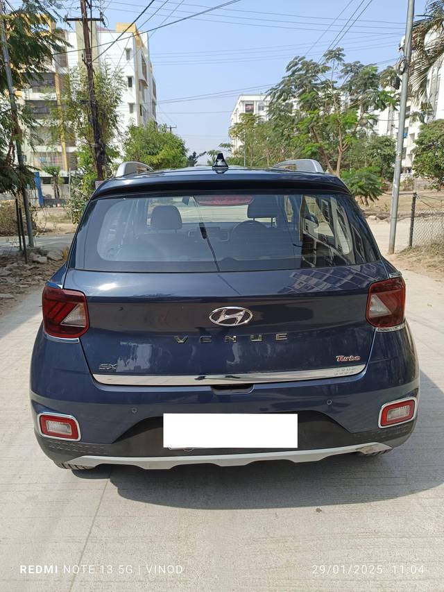 https://images10.gaadi.com/usedcar_image/4337831/original/processed_715696abf5ce44c6c6f09c73bd7fc268.jpg?imwidth=6401