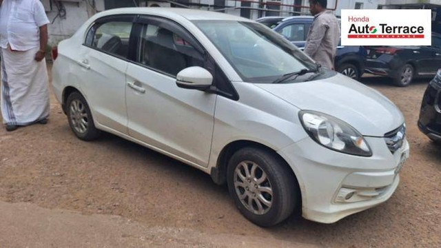 Second-hand 2015 Honda Amaze S Petrol for sale in Kollam-3
