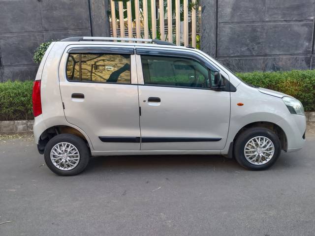 https://images10.gaadi.com/usedcar_image/4337847/original/6ceb8f025ebf49125eb0b64094d26074.jpg?imwidth=6401