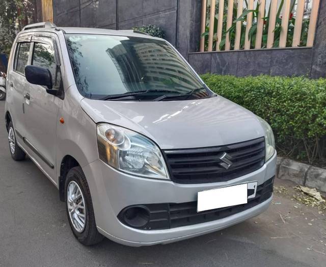 https://images10.gaadi.com/usedcar_image/4337847/original/processed_59edf450cc66ec6af2cfee4d9e30ba4f.jpg?imwidth=6400