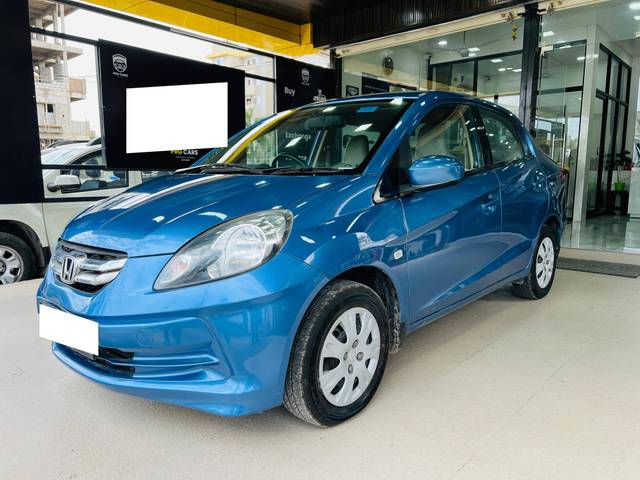 https://images10.gaadi.com/usedcar_image/4337861/original/processed_b204716dacb15d60deffcae170394019.jpg?imwidth=6400